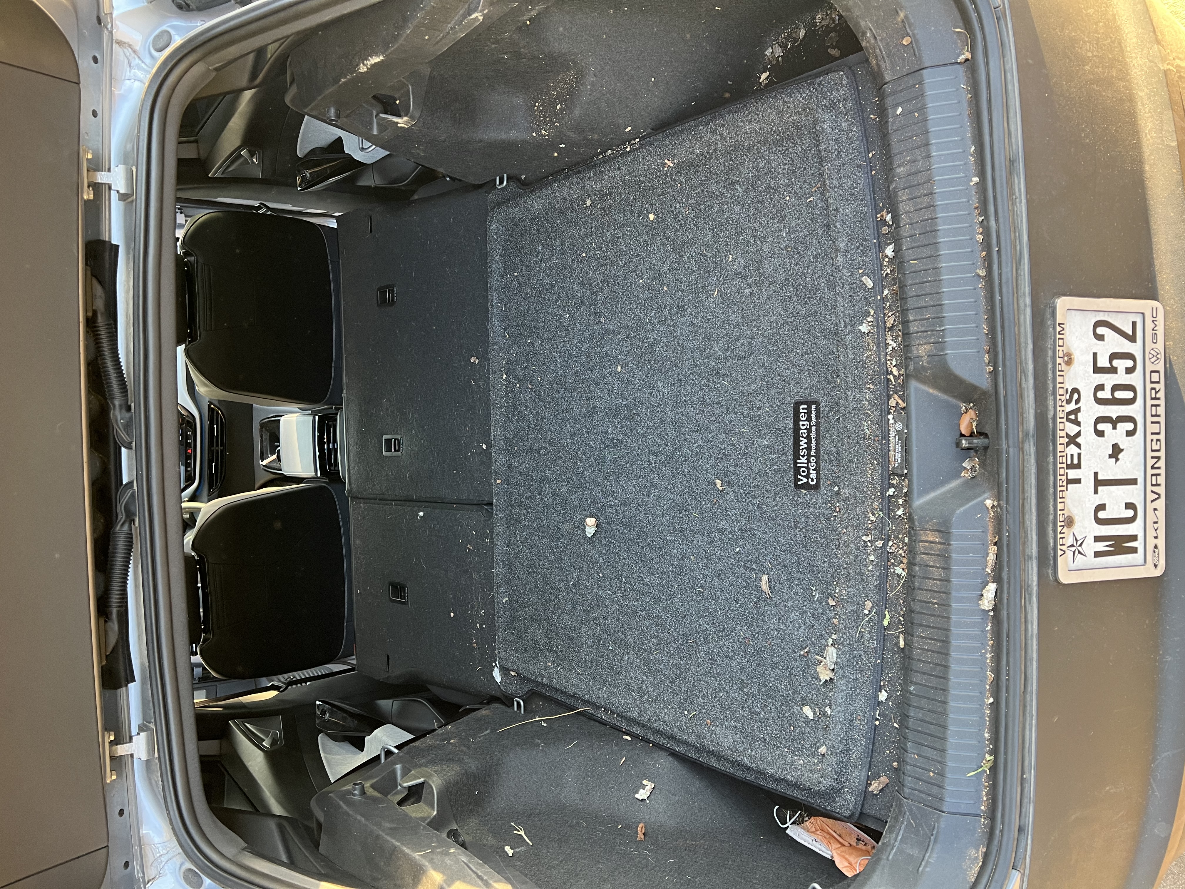Volkswagen ID.4 trunk before detail